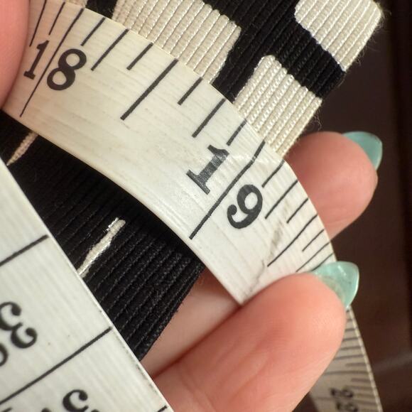 TERI JON | Black and White Grosgrain Graphic Pleated Party Skirt | Size 14 - Picture 6 of 7